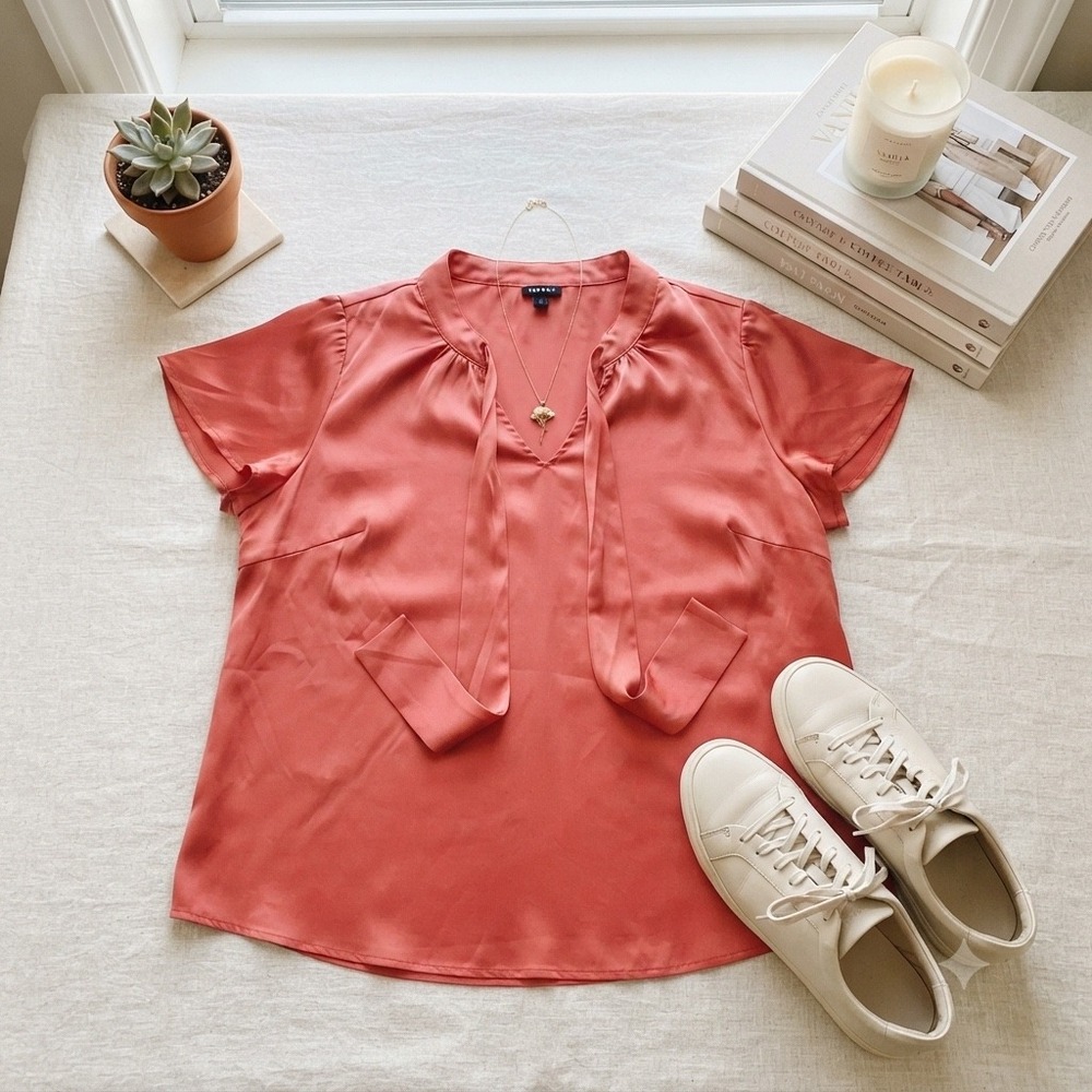 Torrid Coral Pink Satin Tie Neck Flutter Sleeve Blouse Top Size 1 Plus Size
